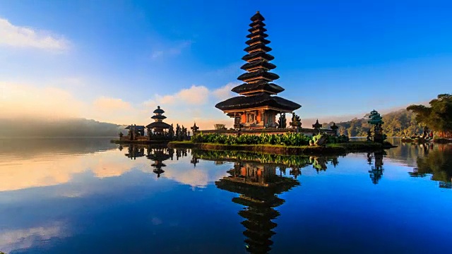详情图-Pura,Ulun,Danu,Bratan，印尼巴厘岛标志性旅游胜地