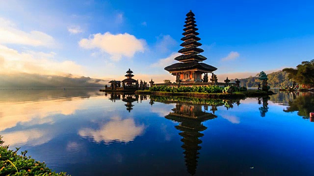 Pura Ulun Danu Bratan，印尼巴厘岛标志性旅游景点4K时光流逝