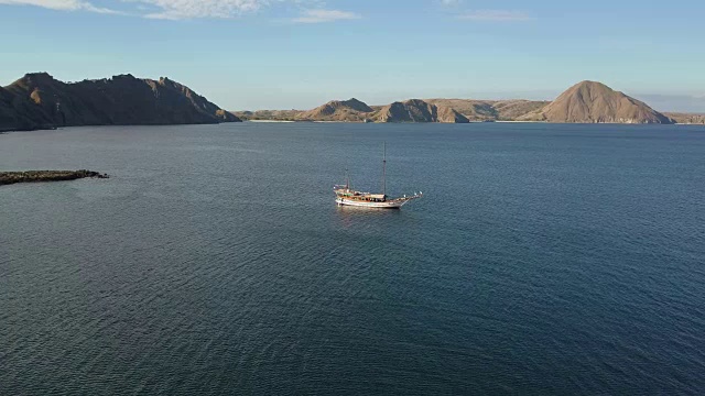 海上游船的鸟瞰图。