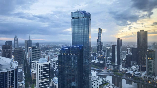 墨尔本城市天际线的日出。4k时间流逝。