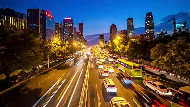 詳情圖-北京繁忙的高速公路交通從白天到晚上的時間流逝，中國