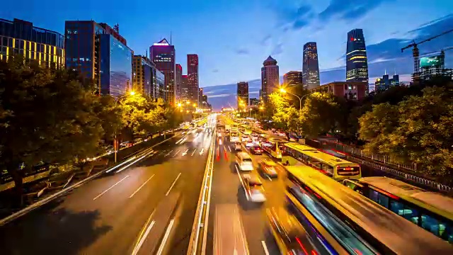 詳情圖-北京繁忙的高速公路交通從白天到晚上的時間流逝，中國