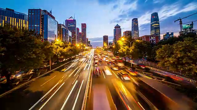 詳情圖-北京繁忙的高速公路交通從白天到晚上的時間流逝，中國