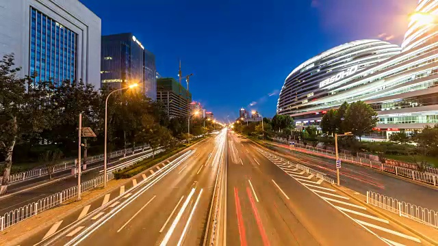 詳情圖-北京繁忙的高速公路交通從白天到晚上的時(shí)間流逝，中國