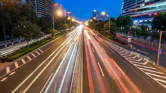 詳情圖-北京繁忙的高速公路交通從白天到晚上的時間流逝，中國