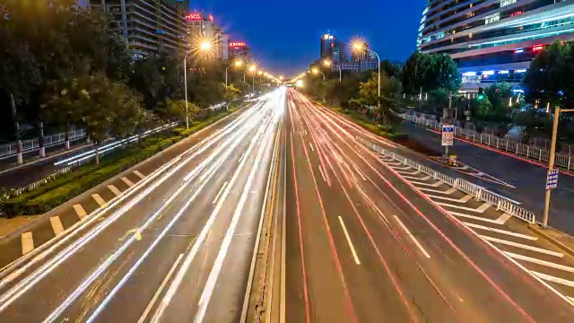 詳情圖-北京繁忙的高速公路交通從白天到晚上的時間流逝，中國