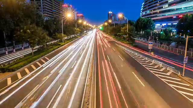 詳情圖-北京繁忙的高速公路交通從白天到晚上的時間流逝，中國
