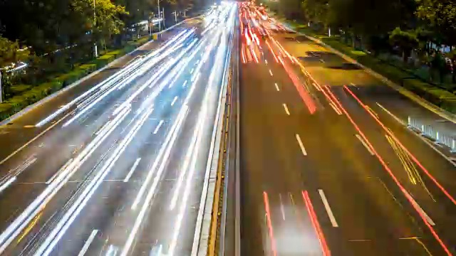 詳情圖-中國北京夜間高速公路交通繁忙的時間流逝