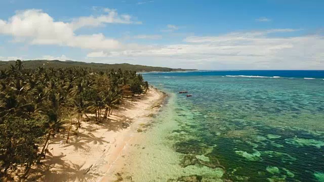 鳥(niǎo)瞰熱帶島嶼上美麗的海灘。菲律賓,Siargao