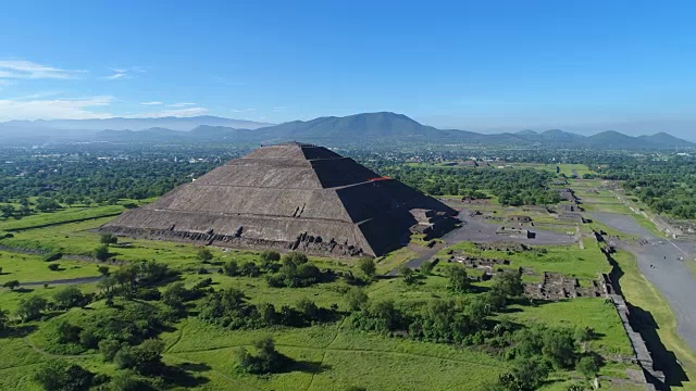 古中美洲城市特奥蒂瓦坎金字塔鸟瞰图，太阳金字塔，墨西哥山谷，中美洲，4k超高清