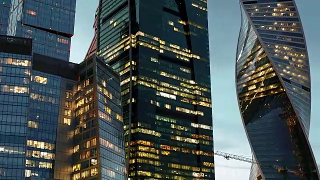 詳情圖-莫斯科城市天際線坍塌