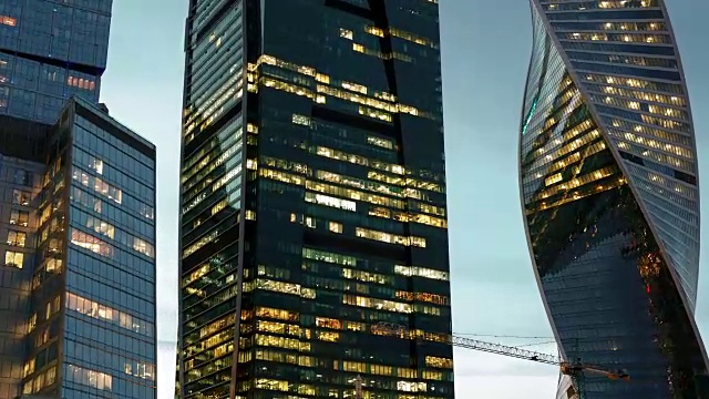 詳情圖-莫斯科城市天際線坍塌