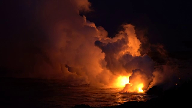 夏威夷活火山冒泡熔岩