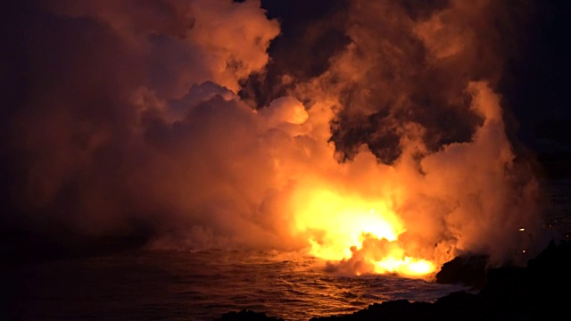 夏威夷活火山冒泡熔岩
