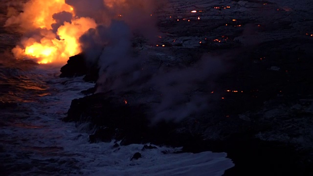 夏威夷活火山冒泡熔岩