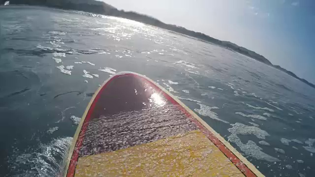 海浪冲浪