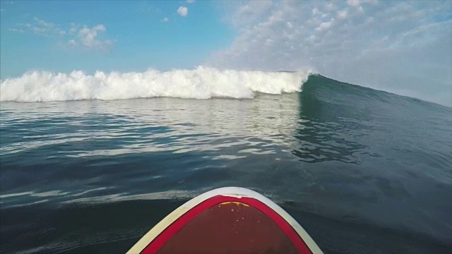 海浪冲浪