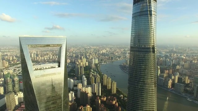 上海摩天大楼鸟瞰图，无人机拍摄