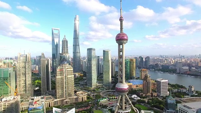 上海摩天大楼鸟瞰图，无人机拍摄