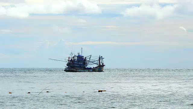 海上的渔船