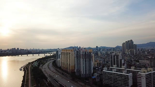 鸟瞰图首尔城市天际线，韩国首尔