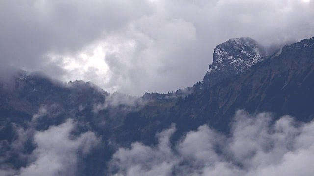 雪山全景在Allgäu，云景，云形成，Zeitraffer，时间的延时，Nesselwang, Alpen, Allgäuer Alpen，拜仁，4K