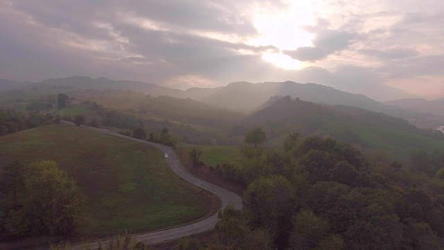 郊野公路鸟瞰图