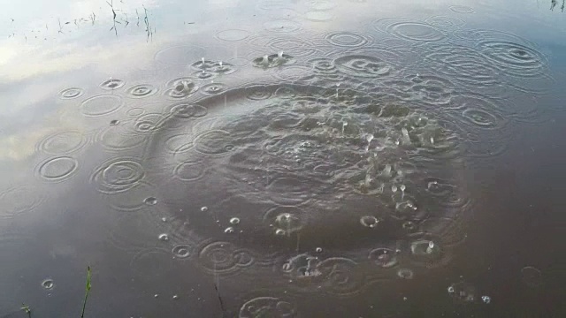 溅入海水