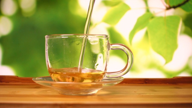 倒茶