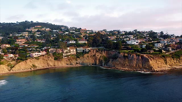 圣地亚哥海岸线鸟瞰图，4k