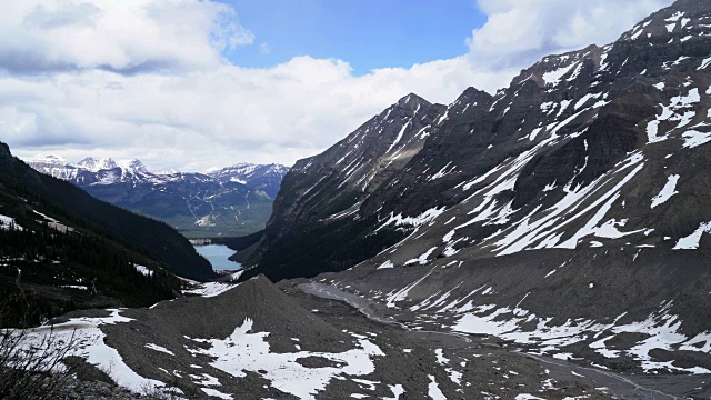 加拿大山区湖泊景观的时间流逝