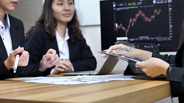 金融业务签约协议与握手