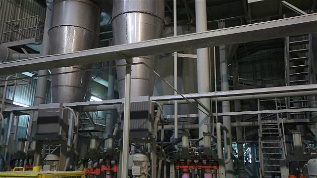 瓷砖厂家，准备粘土，现代化工厂，新工厂，生产，工厂设备