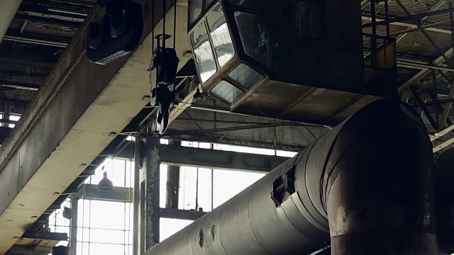 工厂桥式吊车