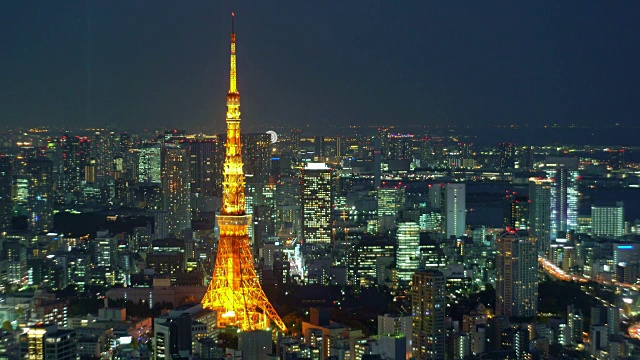 東京塔的空中夜景