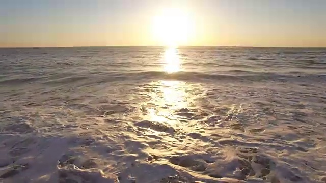 詳情圖-飛向夕陽，越過海浪