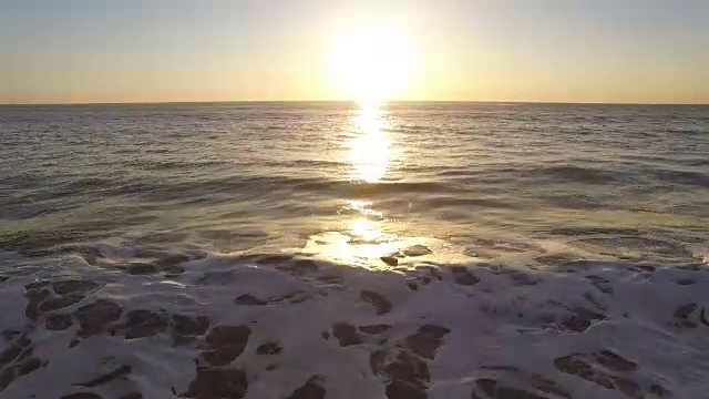 詳情圖-飛向夕陽，越過海浪