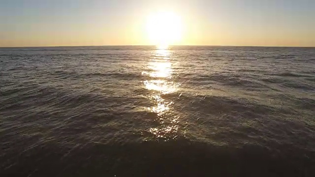 詳情圖-飛向夕陽，越過海浪