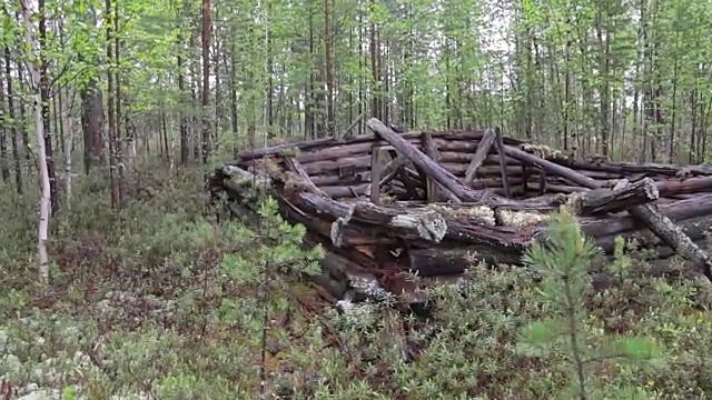 孤独破旧的小屋