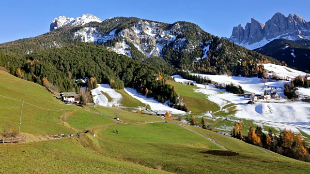 意大利Dolomites的圣马达莱纳村全景
