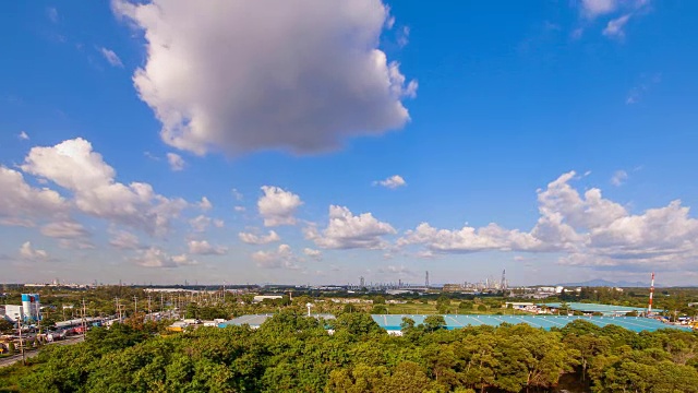 炼油厂与天空，时间流逝