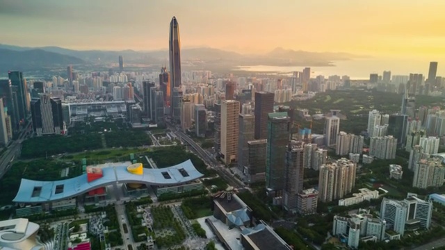 中国深圳市景KK100大楼日落天空市中心市政厅航拍全景4k时间间隔