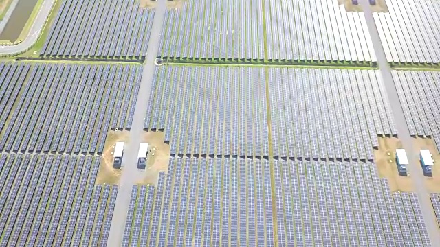 鸟瞰图从多恩大型工业太阳能