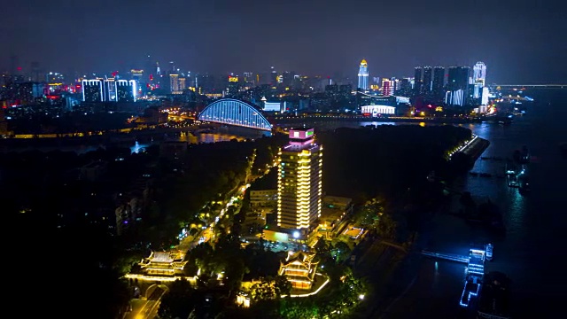 中国夜景时间照亮武汉城市景观青川大桥航拍全景4k时间流逝