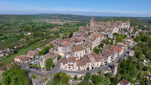 Cordes-sur-Ciel, Midi Pyrenees的Tarn村