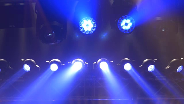 舞台灯光设备演示3