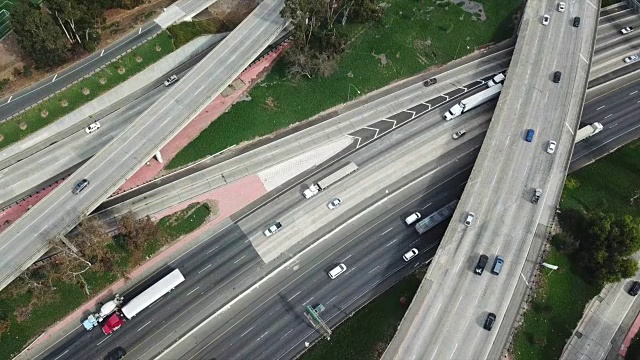 洛杉矶高速公路十字路口鸟瞰图