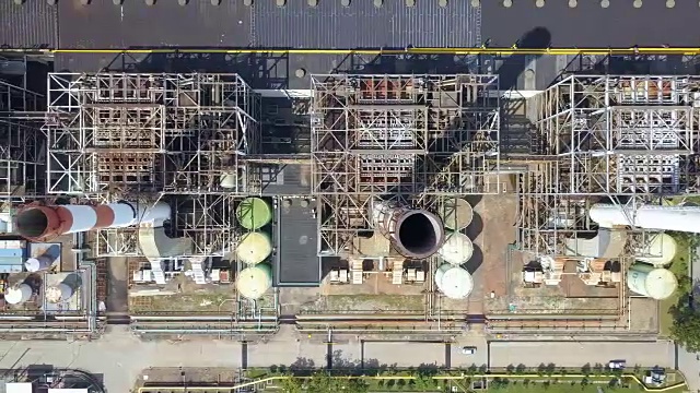 4k高空拍摄亚洲联合循环或热电厂的冷却塔