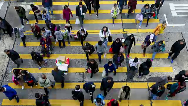 香港繁忙的行人及车辆过街-时间流逝