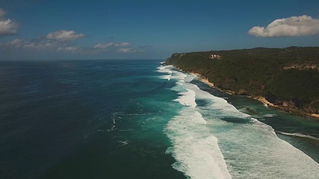鸟瞰图美丽的海滩。印尼巴厘岛